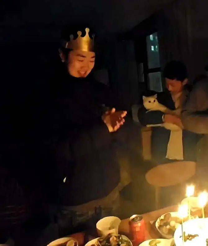痛心！她于凌晨不幸去世<strong></p>
<p>币圈生存指南</strong>，年仅19岁