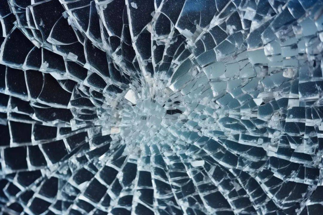 洗澡时突然爆炸<strong></p>
<p>弱打币</strong>，女子手筋断裂，多处缝针……家里有它快自查
