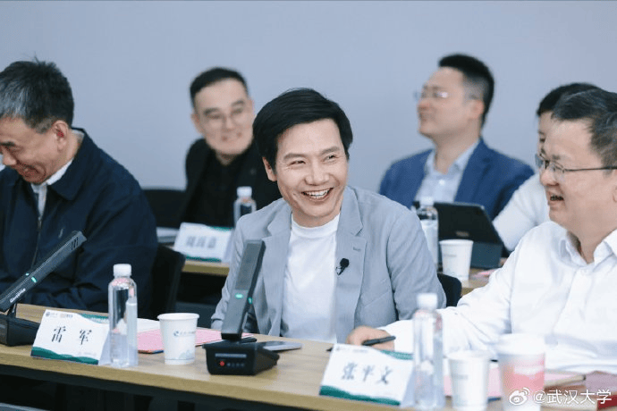 雷军回应如何保持好身材：英语不好已经让母校“蒙羞”<strong></p>
<p>币果</strong>，不能再形象欠佳