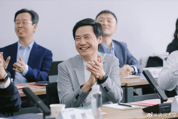 雷军回应如何保持好身材：英语不好已经让母校“蒙羞”<strong></p>
<p>币果</strong>，不能再形象欠佳