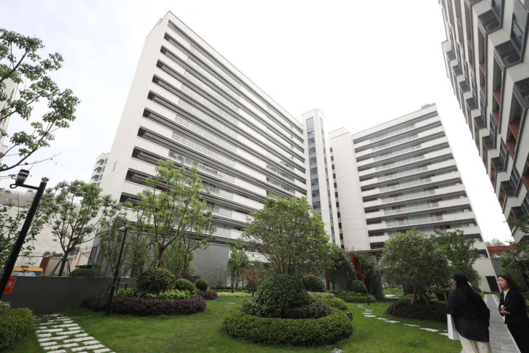 一二线城市房租普降<strong></p>
<p>炒币风险</strong>，房东主动降200留我