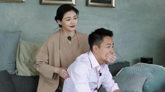 大S儿女回北京<strong></p>
<p>炒币风险</strong>，张兰拉着小玥儿逛街，网友夸汪小菲好帅