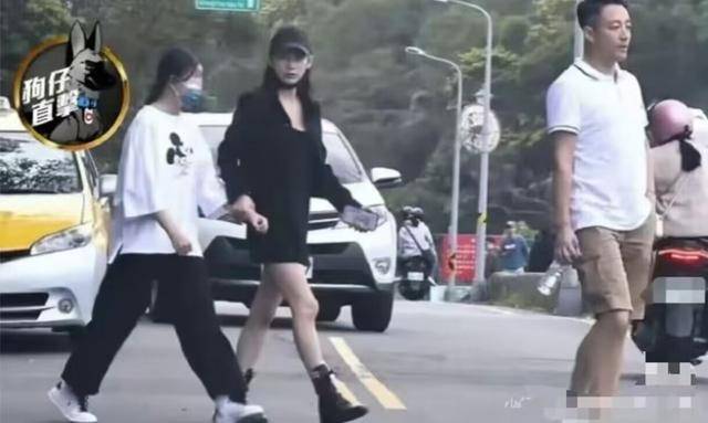 大S儿女回北京<strong></p>
<p>炒币风险</strong>，张兰拉着小玥儿逛街，网友夸汪小菲好帅