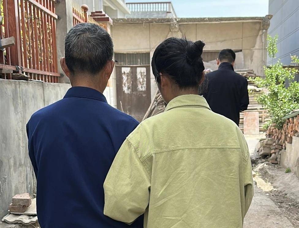 女孩跟男友外出打工失踪<strong></p>
<p>炒币经验</strong>，15年后被找到已育两子 父亲：她当年流浪到河南，不知回家的路
