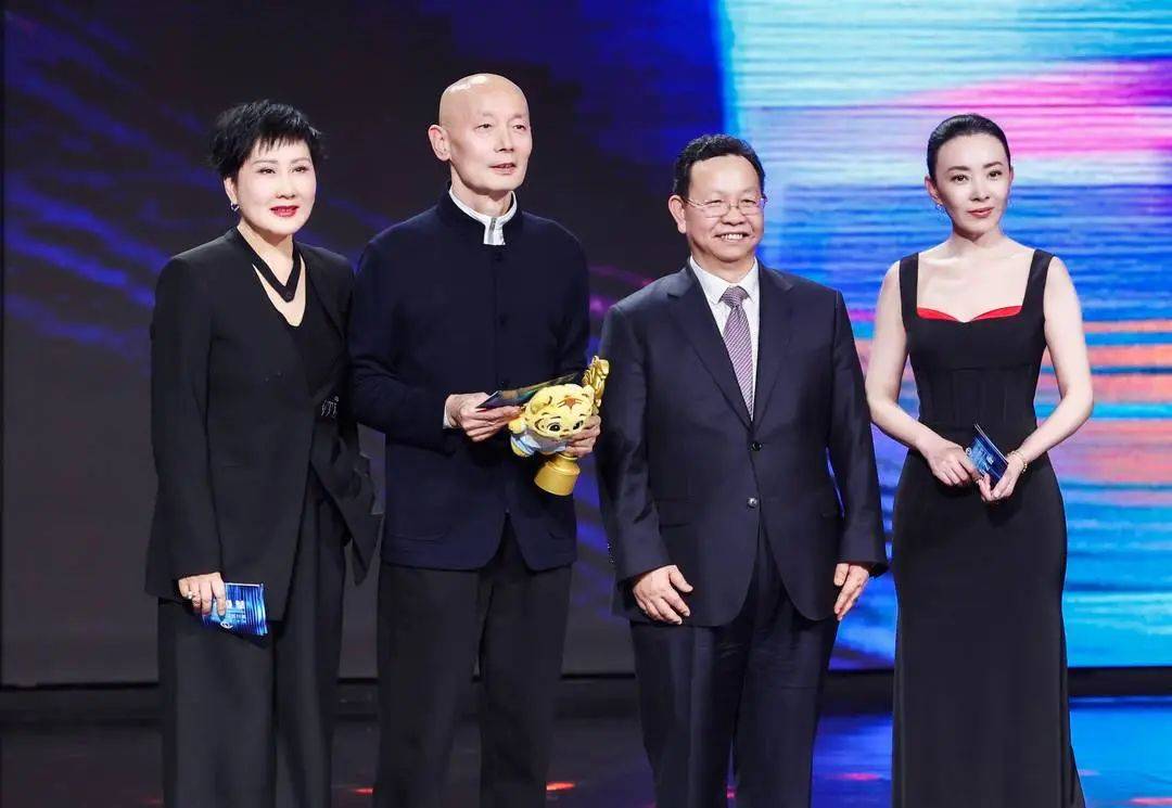 官方正式公布<strong></p>
<p>花链币</strong>！确认是葛优