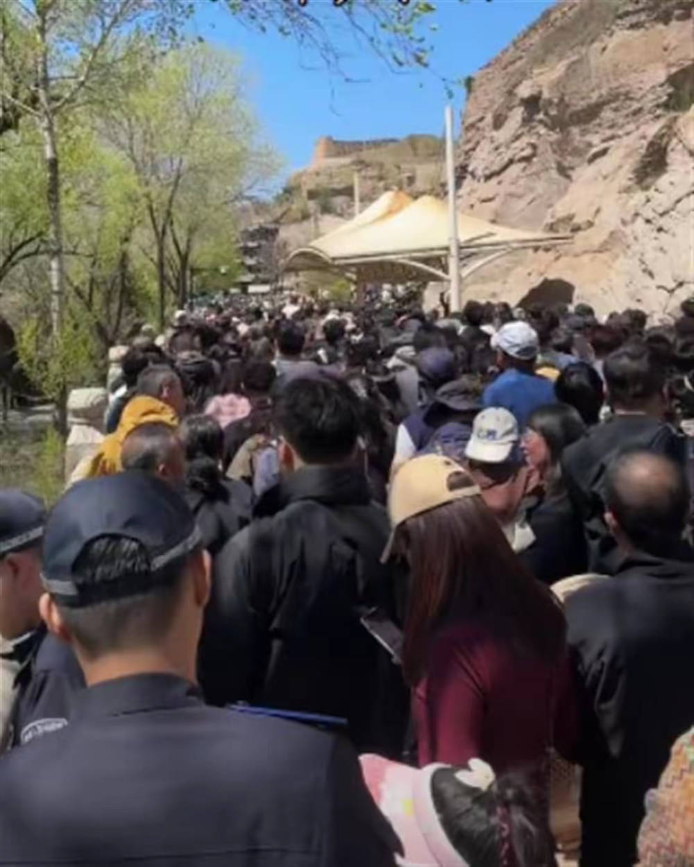 张信哲在山西大同演唱会上称约不到景区门票<strong></p>
<p>花链币</strong>，当地文旅回应