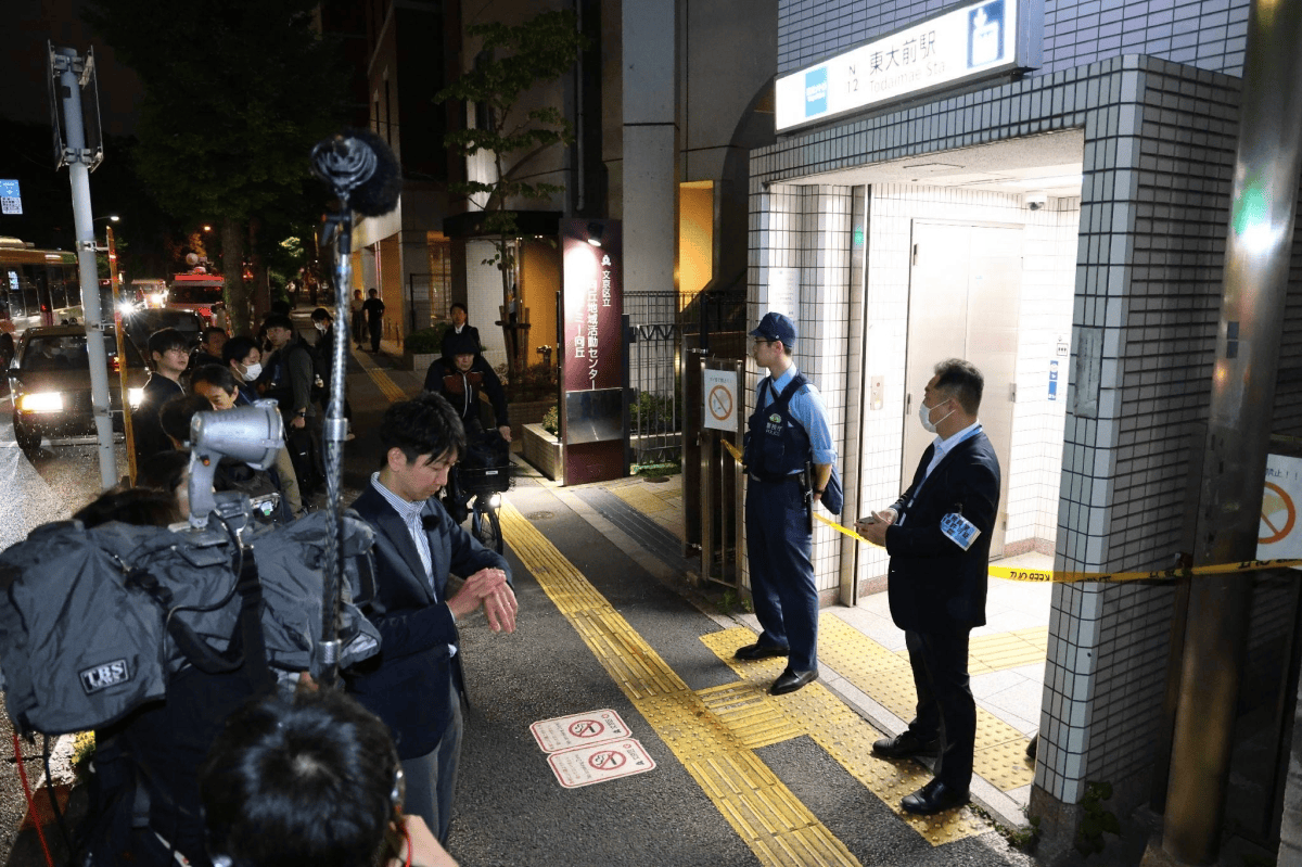 日本地铁出现随机杀人事件<strong></p>
<p>缅币100</strong>，43岁男子挥菜刀砍伤2人被捕