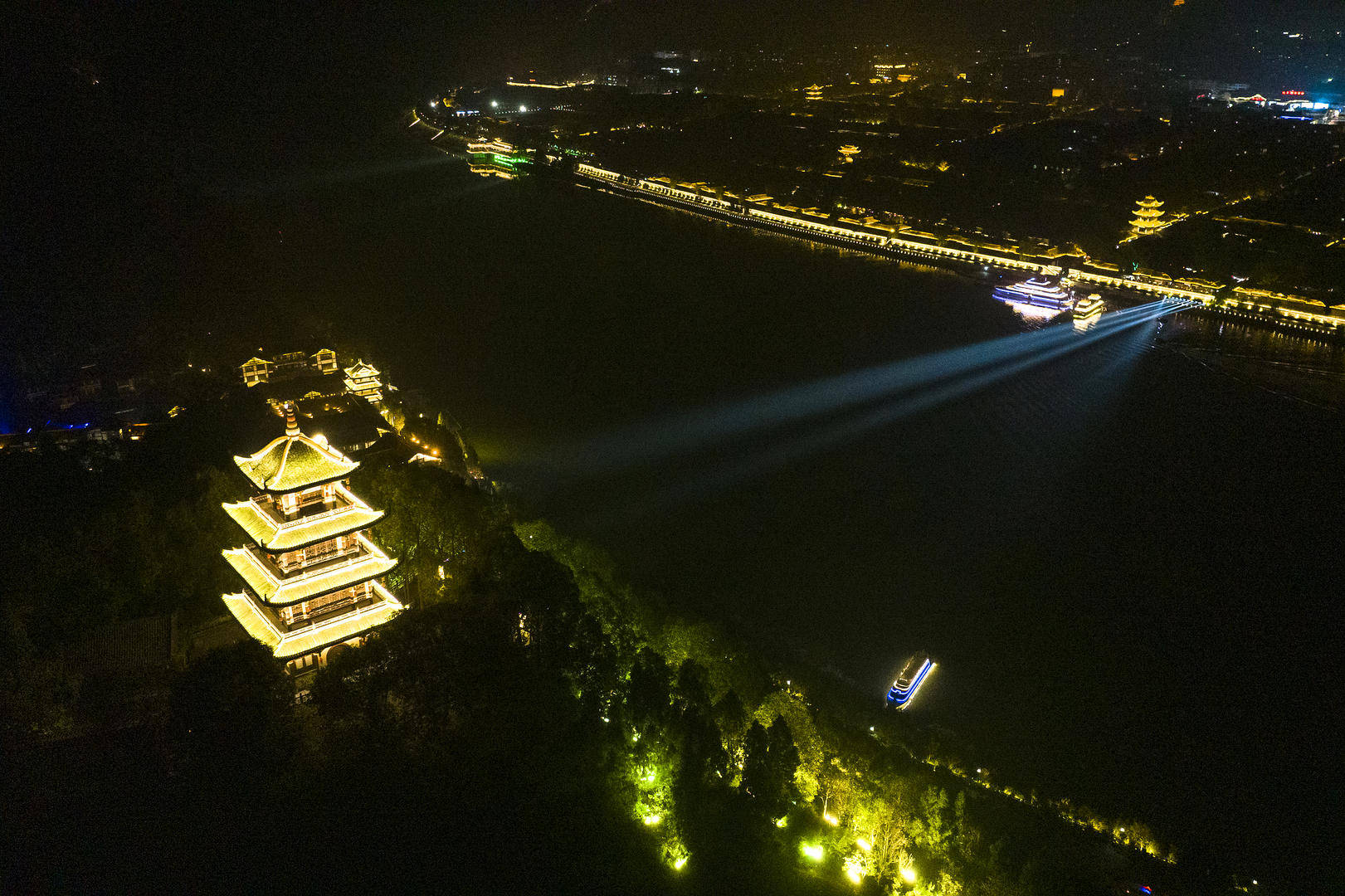 游客投诉在阆中一景区被索要597元上香费 官方：已致歉退款<strong></p>
<p>专业炒币网</strong>，景区停业整顿
