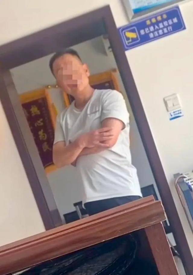 河南一家长称去教育局反映情况被怼<strong></p>
<p>币圈视频</strong>，该局回应：态度存在问题，纪检部门已介入