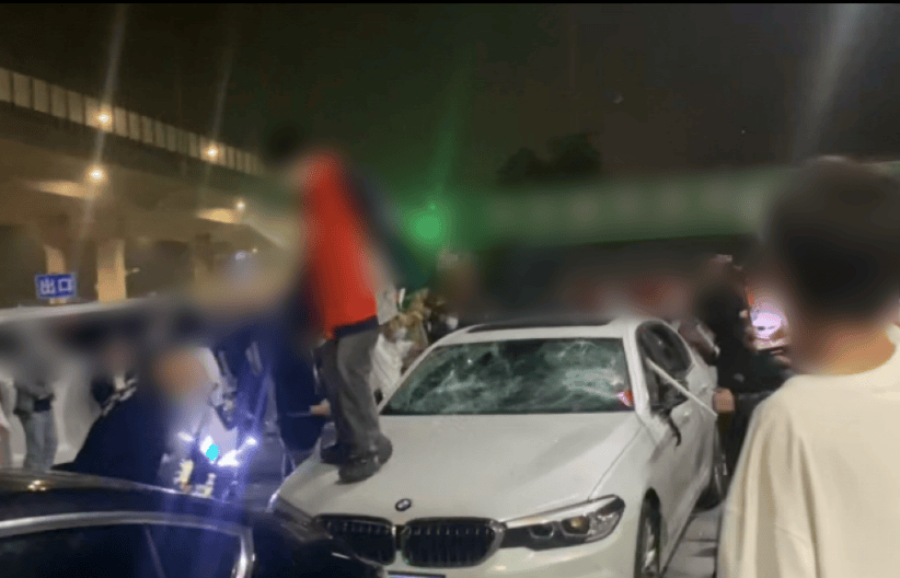 加油站内砸车打人<strong></p>
<p>币圈波段</strong>，23名嫌疑人被临沂警方抓获