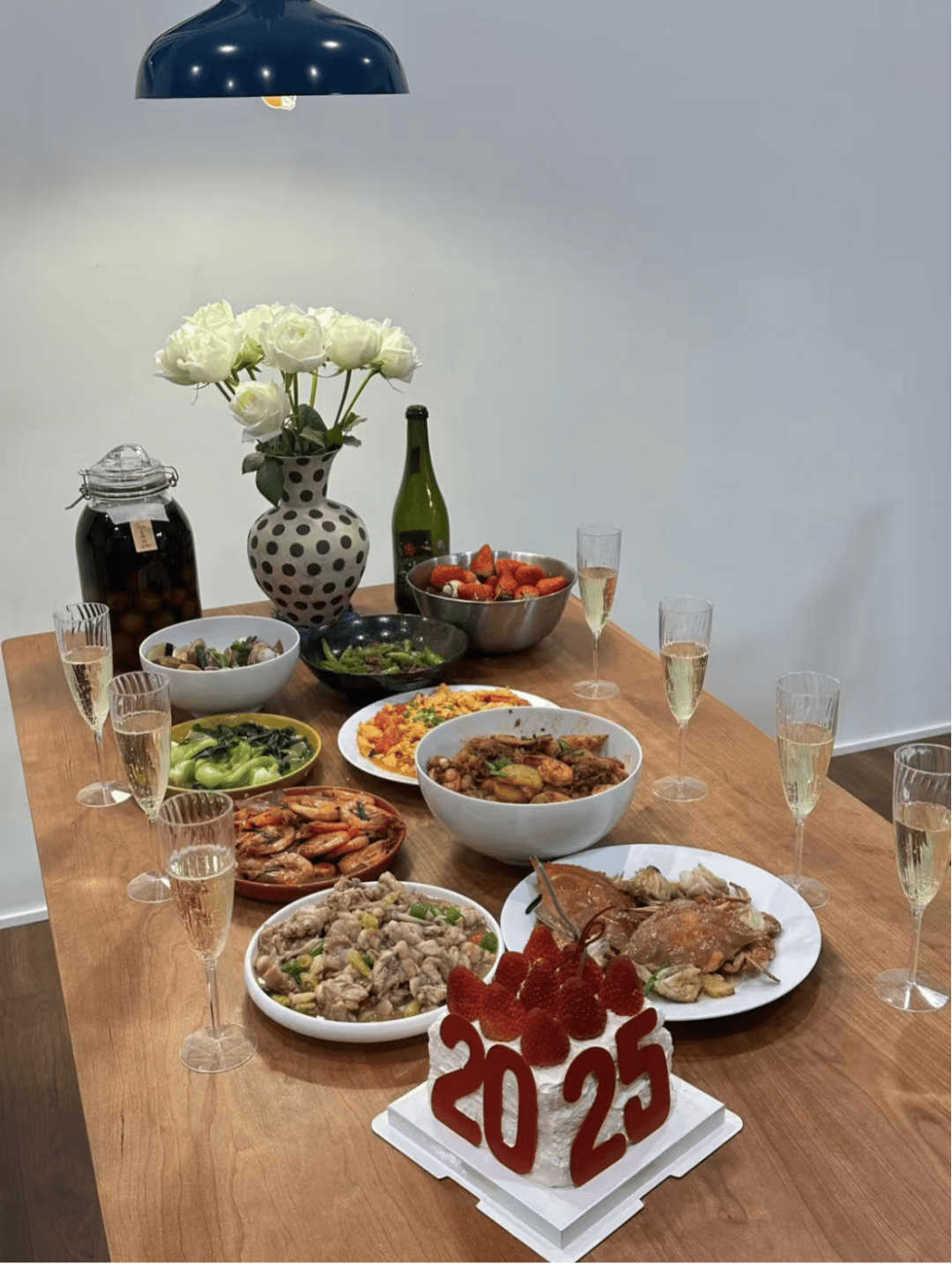 “包月800<strong></p>
<p>币圈波段</strong>，不谈恋爱”，上门做饭的年轻人有多抢手
