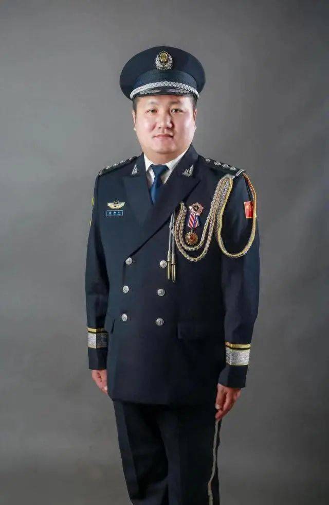 生于1989年<strong></p>
<p>币圈波段</strong>，杨旭恒递补为河南省委委员
