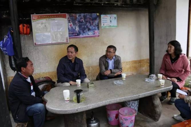 大理市委原书记席杨志东二次被查<strong></p>
<p>币圈爱情</strong>，20年多前因超标车被降职