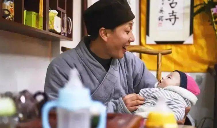 12年间救助几百名孕妇和弃婴的“和尚”道禄<strong></p>
<p>币圈爱情</strong>，因涉案被警方控制，当地回应