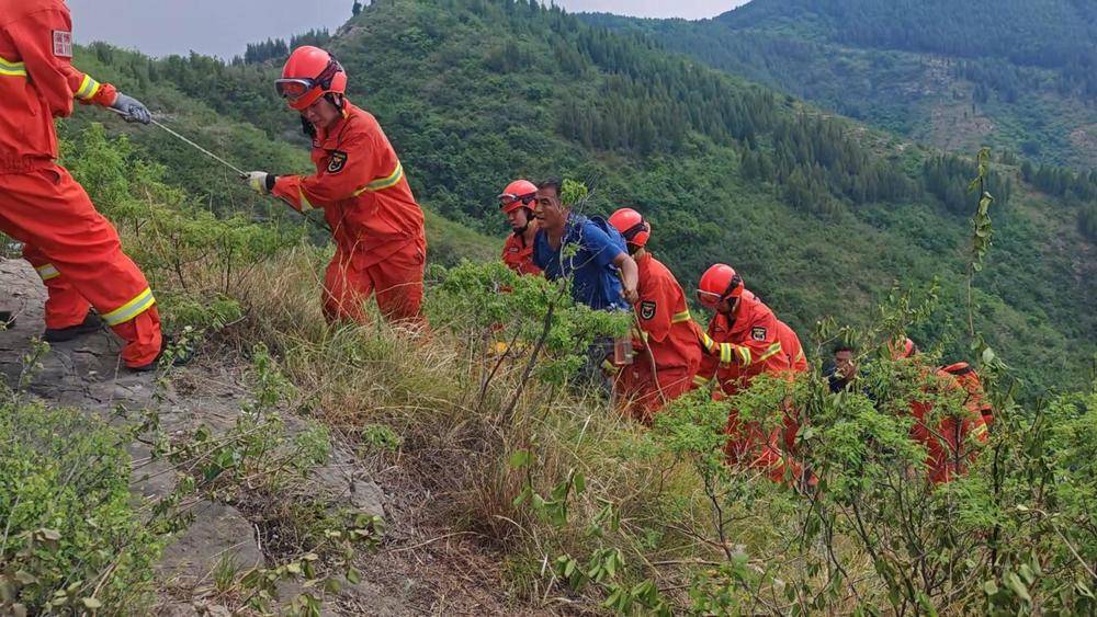 一人因登山摔伤腰部被困山底<strong></p>
<p>币圈爱情</strong>，淄博消防紧急救援