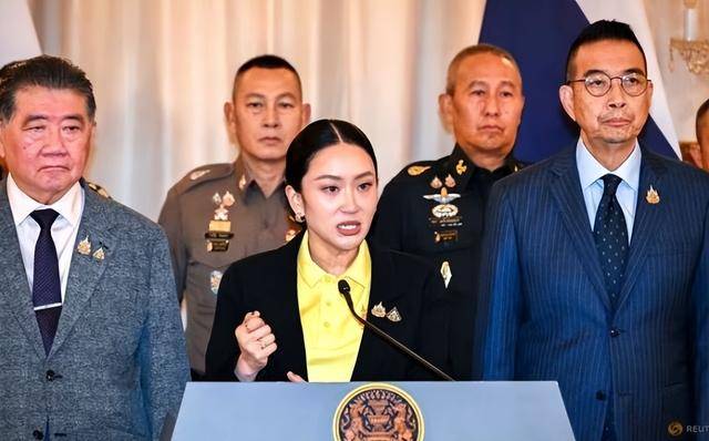 佩通坦被停职<strong></p>
<p>炒华克金波段</strong>，泰国军方这次很低调，没政变夺权就成为最大赢家