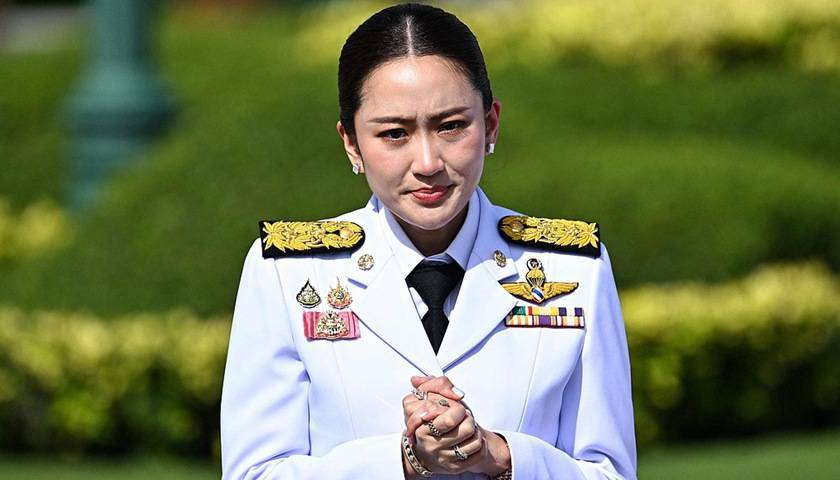 被暂停泰国总理之职<strong></p>
<p>炒华克金波段</strong>，佩通坦提前布局将继续任内阁部长