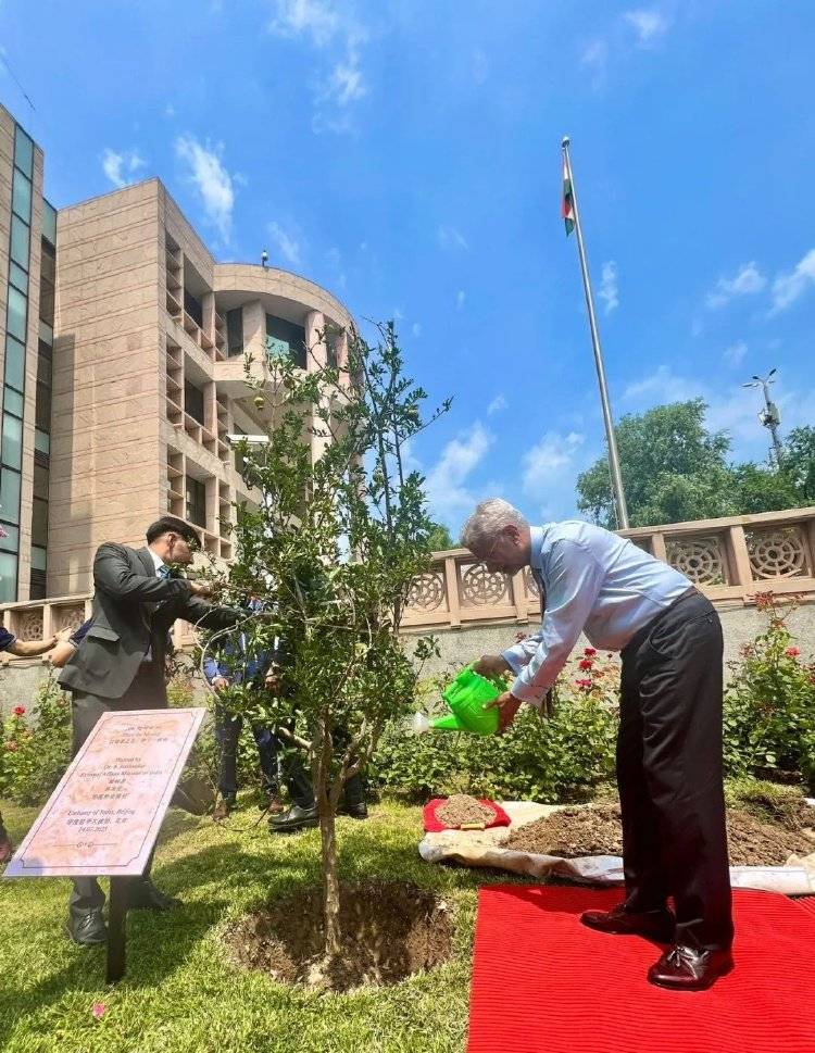 叫中国名字<strong></p>
<p>闪链币</strong>，娶日本妻子，5年没见的印度外长来了