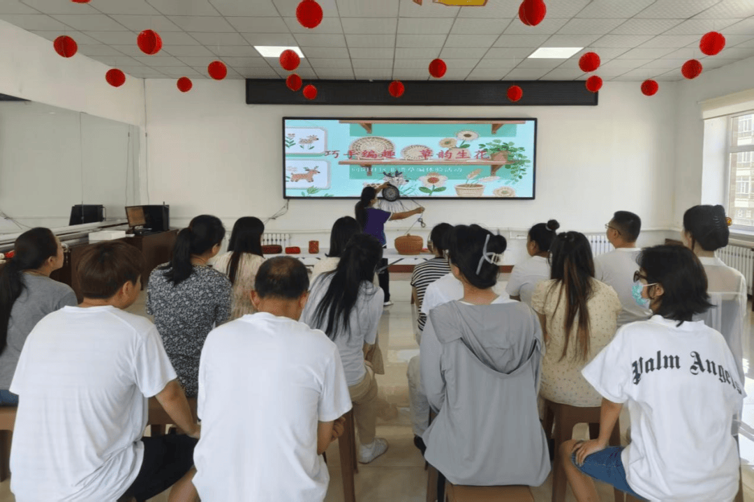 那吉镇向阳社区：传承草编技艺 弘扬北疆文化