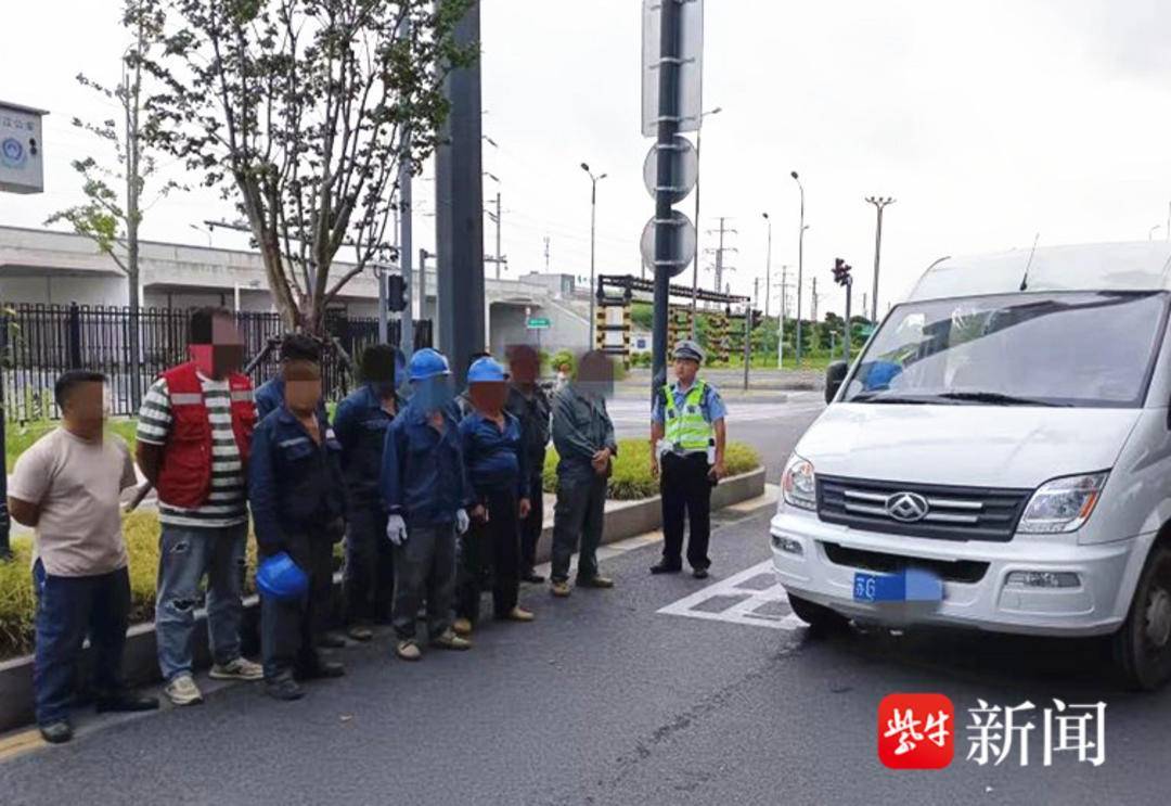 部分司机认为面包车的“优势”就是超员混载<strong></p>
<p>海外币圈</strong>，扬州开展面包车安全“黎明行动”