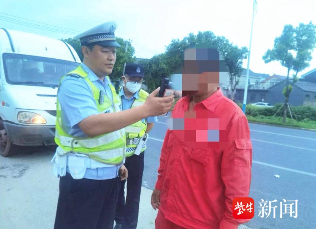 部分司机认为面包车的“优势”就是超员混载<strong></p>
<p>海外币圈</strong>，扬州开展面包车安全“黎明行动”