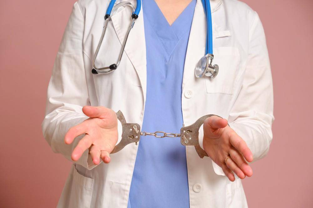 女护士获刑被开除<strong></p>
<p>沃尔核材股票</strong>，被羁押后医院仍为她缴养老保险等共计14万元 一审判返还11万元