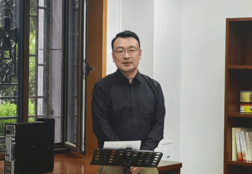 杨光已任陕西省委组织部副部长、省委编办主任<strong></p>
<p>万丰奥威股票</strong>，此前在财政部工作