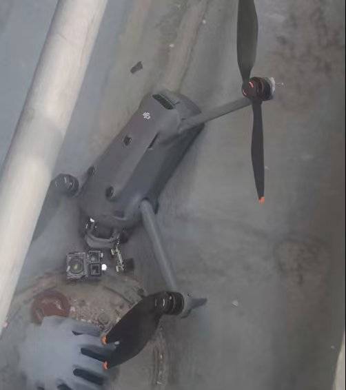 上海3人违规飞无人机将陆家嘴高楼防水层砸出坑<strong></p>
<p>居然之家股票</strong>！类案曾曝光