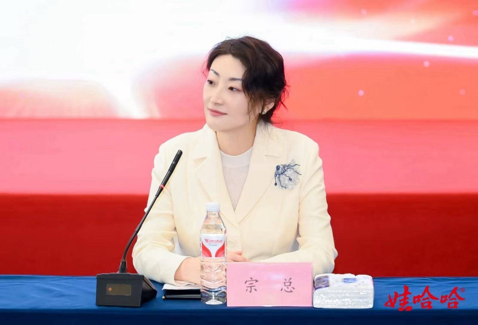 商业头条No.89 | 专访宗馥莉：做一个“追赶者”<strong></p>
<p>居然之家股票</strong>，不急于证明自己