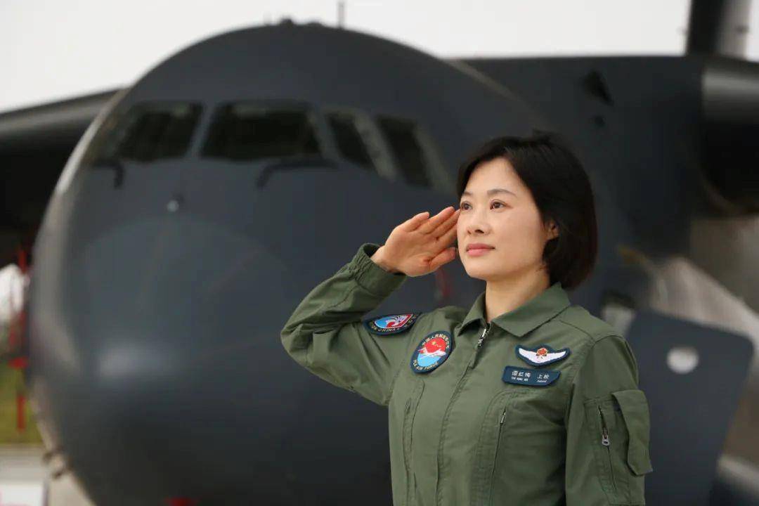 阅兵最帅女机长<strong></p>
<p>汾酒股票</strong>，是她！