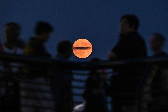 刷屏朋友圈<strong></p>
<p>可口可乐股票</strong>！“红月亮”高清大图来了