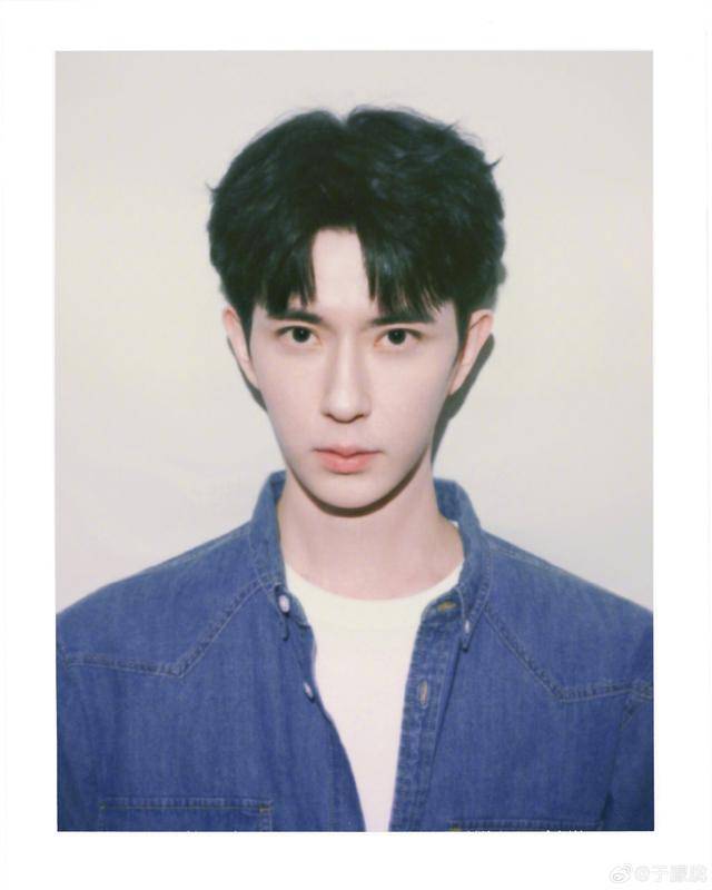 37岁男演员于朦胧被传坠楼<strong></p>
<p>银轮股份股票</strong>，7月刚注销工作室，警方回应