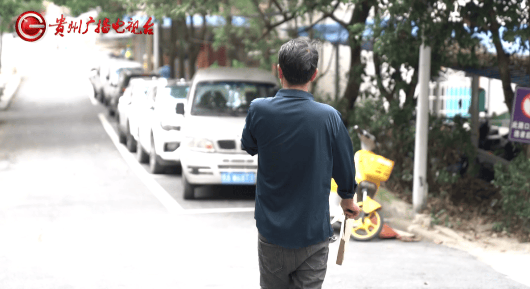 心酸！12岁男孩“独居”贵阳一安置房内<strong></p>
<p>同济科技股票</strong>，父亲回应：迫于无奈，因为……