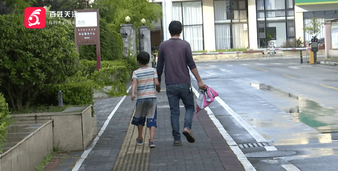 心酸！12岁男孩“独居”贵阳一安置房内<strong></p>
<p>同济科技股票</strong>，父亲回应：迫于无奈，因为……