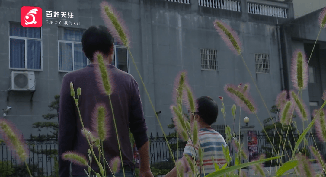心酸！12岁男孩“独居”贵阳一安置房内<strong></p>
<p>同济科技股票</strong>，父亲回应：迫于无奈，因为……