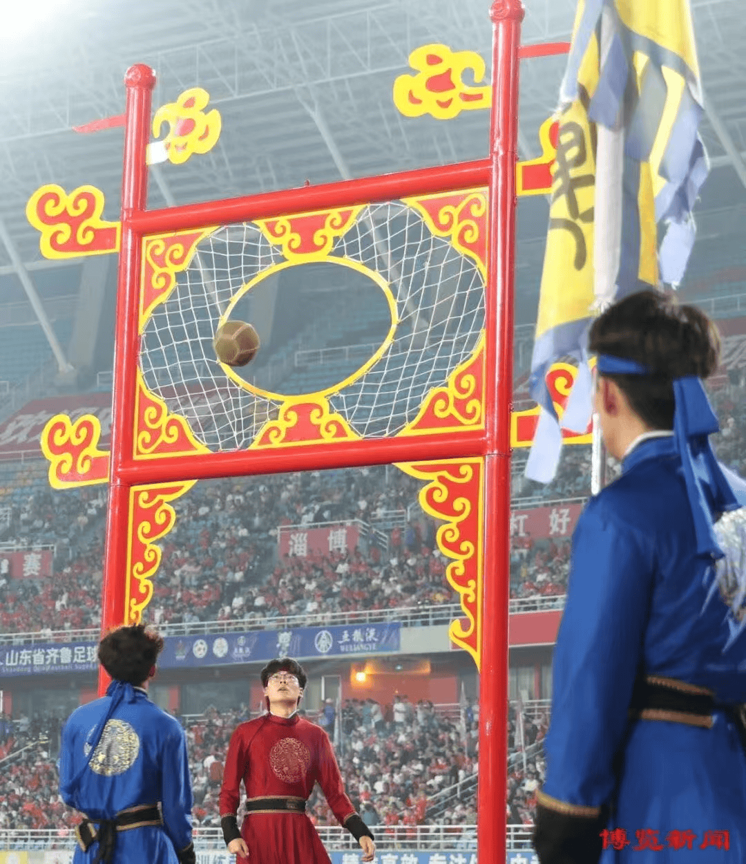 省级“苏超式”足球联赛持续扩容<strong></p>
<p>股票怎么买新手入门</strong>，多地创下现场观赛人数纪录