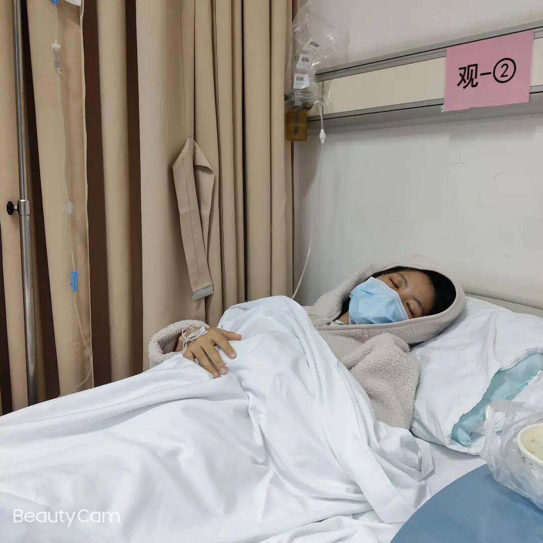 女护士结婚半年发烧头痛<strong></p>
<p>辉煌科技股票</strong>，诊治12天才确诊“脑脊髓炎”致丧失劳动能力，鉴定：两家三甲医院因未及早诊断病情，应承担责任