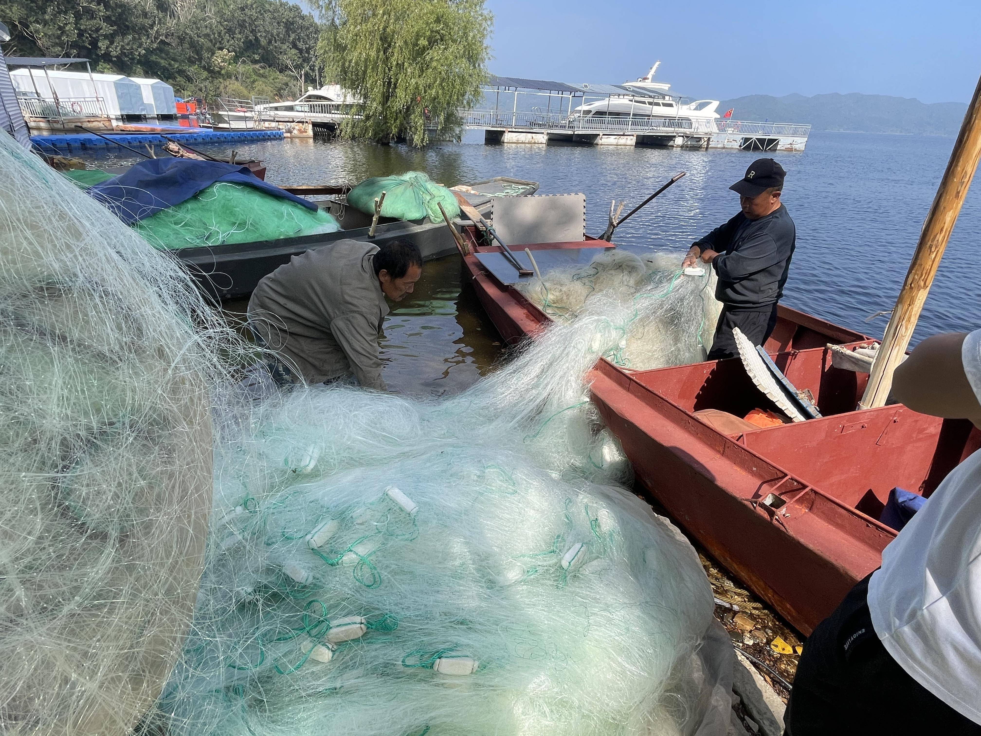 密云“水库鱼”将开捞：水面变宽水深了<strong></p>
<p>百大集团股票</strong>，捕捞比往年上难度