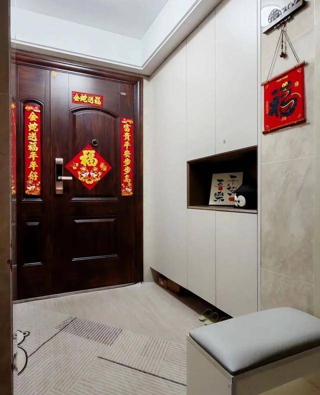 物业“不让门口放鞋子”<strong></p>
<p>鱼跃医疗股票</strong>，门口放鞋柜违法吗？