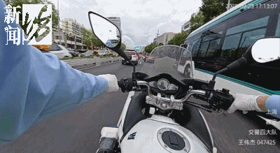 事发上海晚高峰！汹涌车流中<strong></p>
<p>旗滨集团股票</strong>，一男子绝望跳车，直奔民警而去……