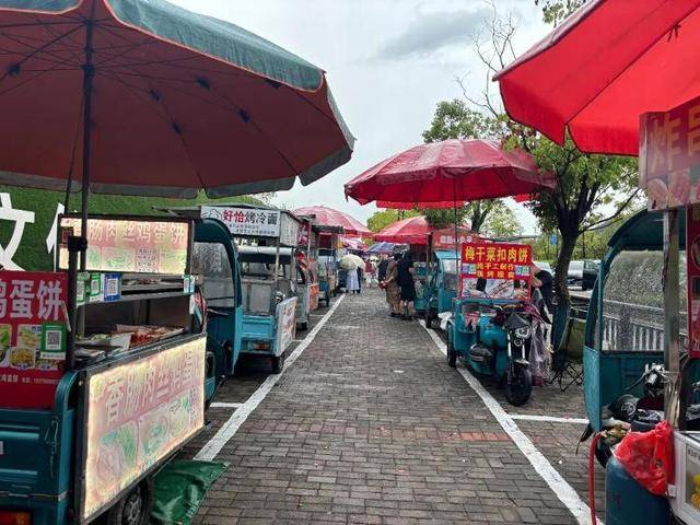 被流量砸中的“鸡排哥”：炸到中暑<strong></p>
<p>旗滨集团股票</strong>，每天睡三四个小时，怕辜负顾客不舍得休息