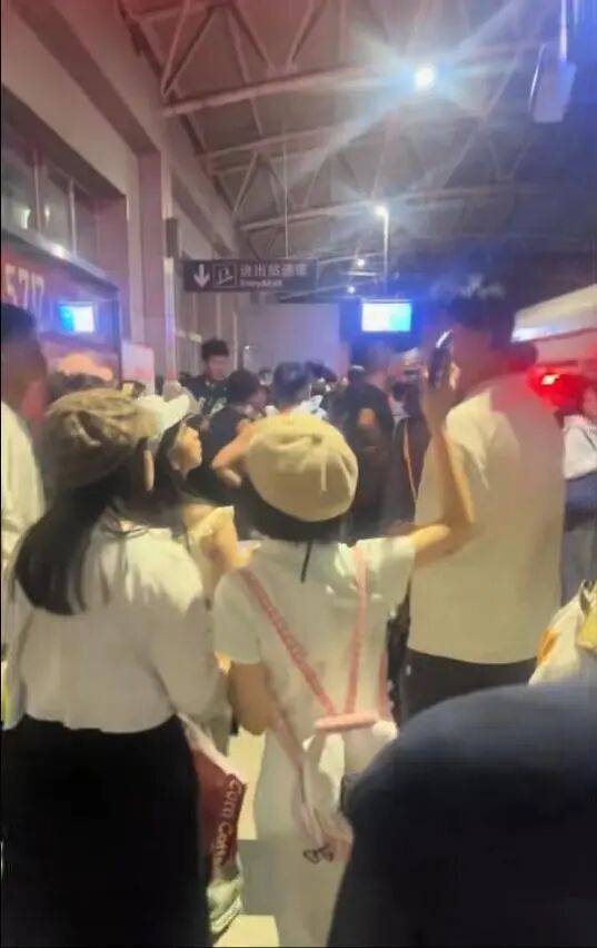 大连地铁发生故障停运一小时<strong></p>
<p>天桥起重股票</strong>，目击者称看到120和警车，工作人员否认列车和人相撞，故障原因在落实中