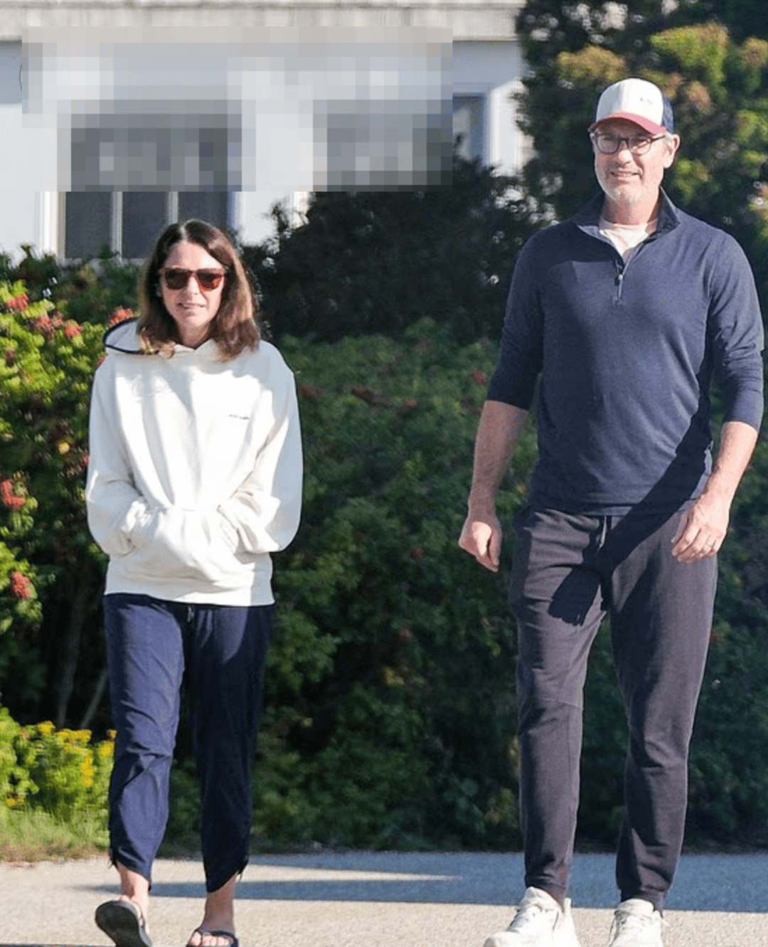 演唱会“出轨门”女方离婚进行时<strong></p>
<p>天桥起重股票</strong>，CEO男主被拍到戴婚戒与妻散步