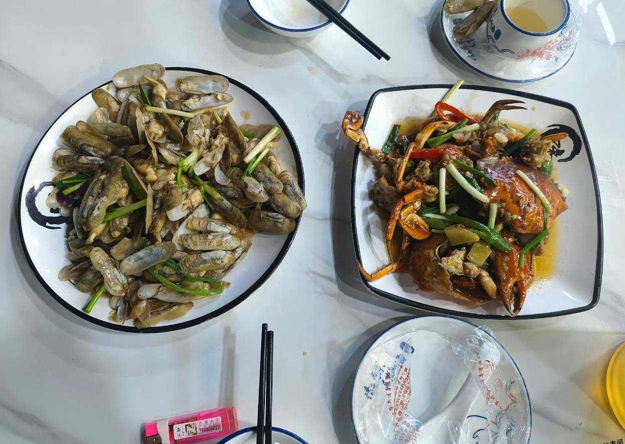 惠州一餐厅两个菜收661元<strong></p>
<p>赢时胜股票</strong>，顾客投诉后称已获退款400元，官方回应