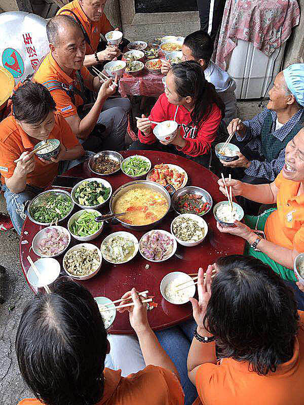 那个让老师骄傲的“调皮”班级！30年同学聚会<strong></p>
<p>华菱钢铁股票</strong>，还伴有一封来自贵州的感谢信