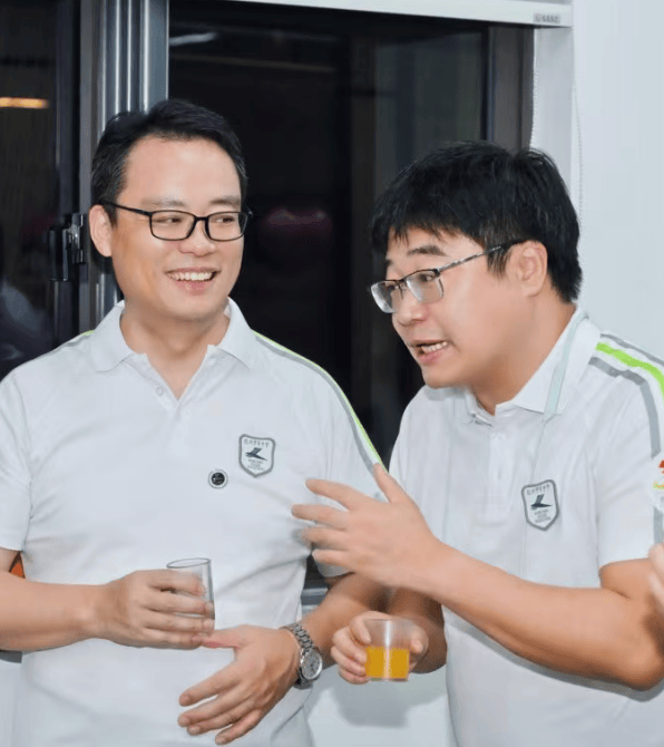 那个让老师骄傲的“调皮”班级！30年同学聚会<strong></p>
<p>华菱钢铁股票</strong>，还伴有一封来自贵州的感谢信