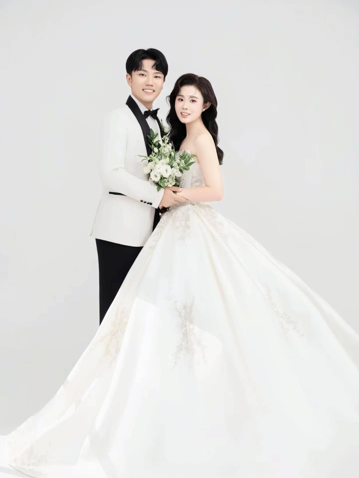 “千万富翁”解克锋儿子解清帅将举办婚礼<strong></p>
<p>攀钢钒钛股票</strong>，解克锋：很开心，邀请了部分寻亲家长参加