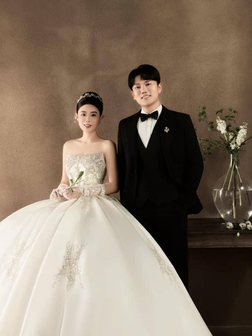 “千万富翁”解克锋儿子解清帅将举办婚礼<strong></p>
<p>攀钢钒钛股票</strong>，解克锋：很开心，邀请了部分寻亲家长参加