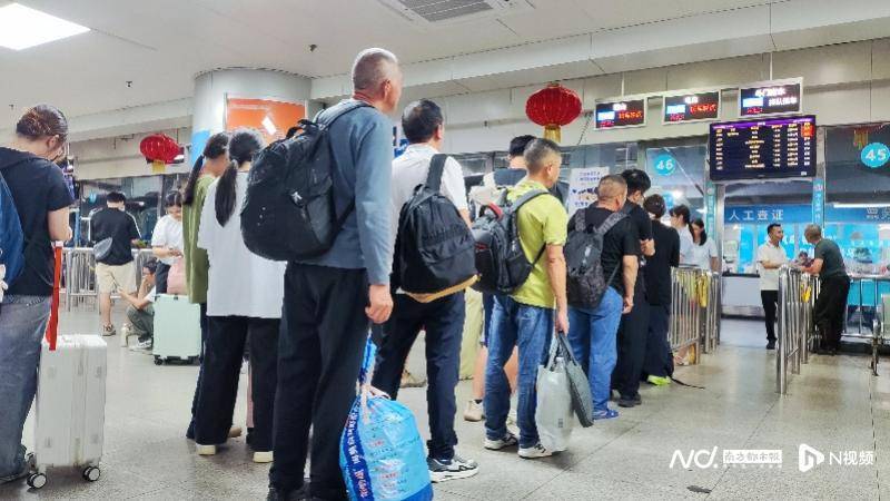 广州客运模式悄然转型：地铁口上车<strong></p>
<p>攀钢钒钛股票</strong>，“客运站+停靠点”结合