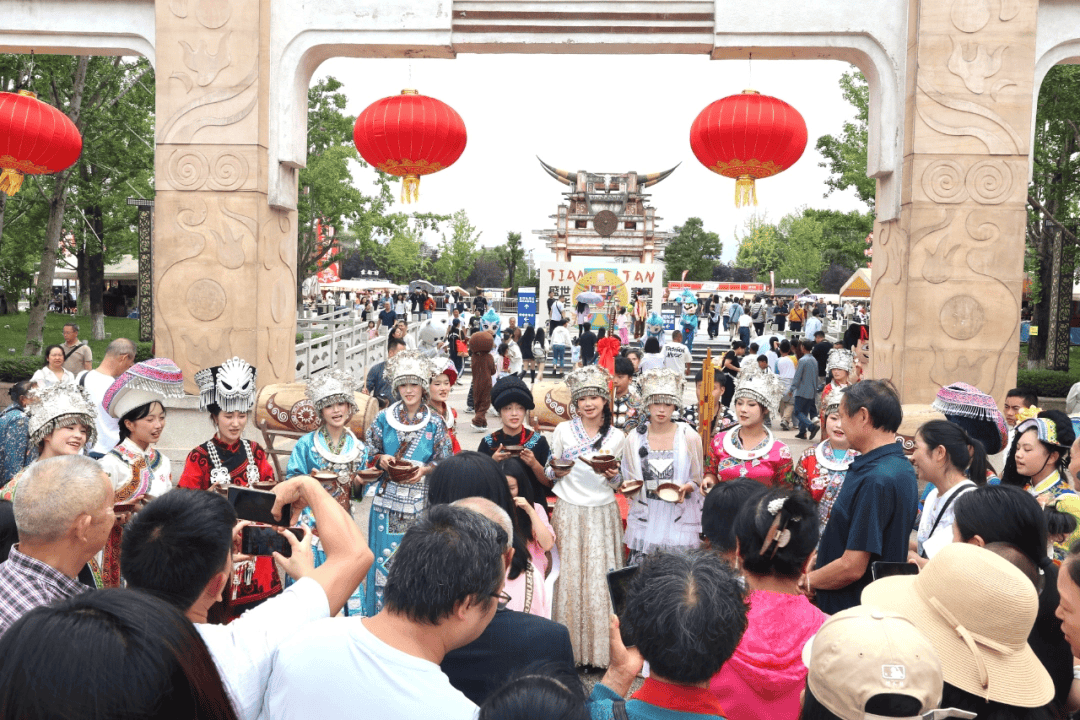 同比增长27%<strong></p>
<p>奥普光电股票</strong>！双节假期天河潭景区接待游客超21万人次